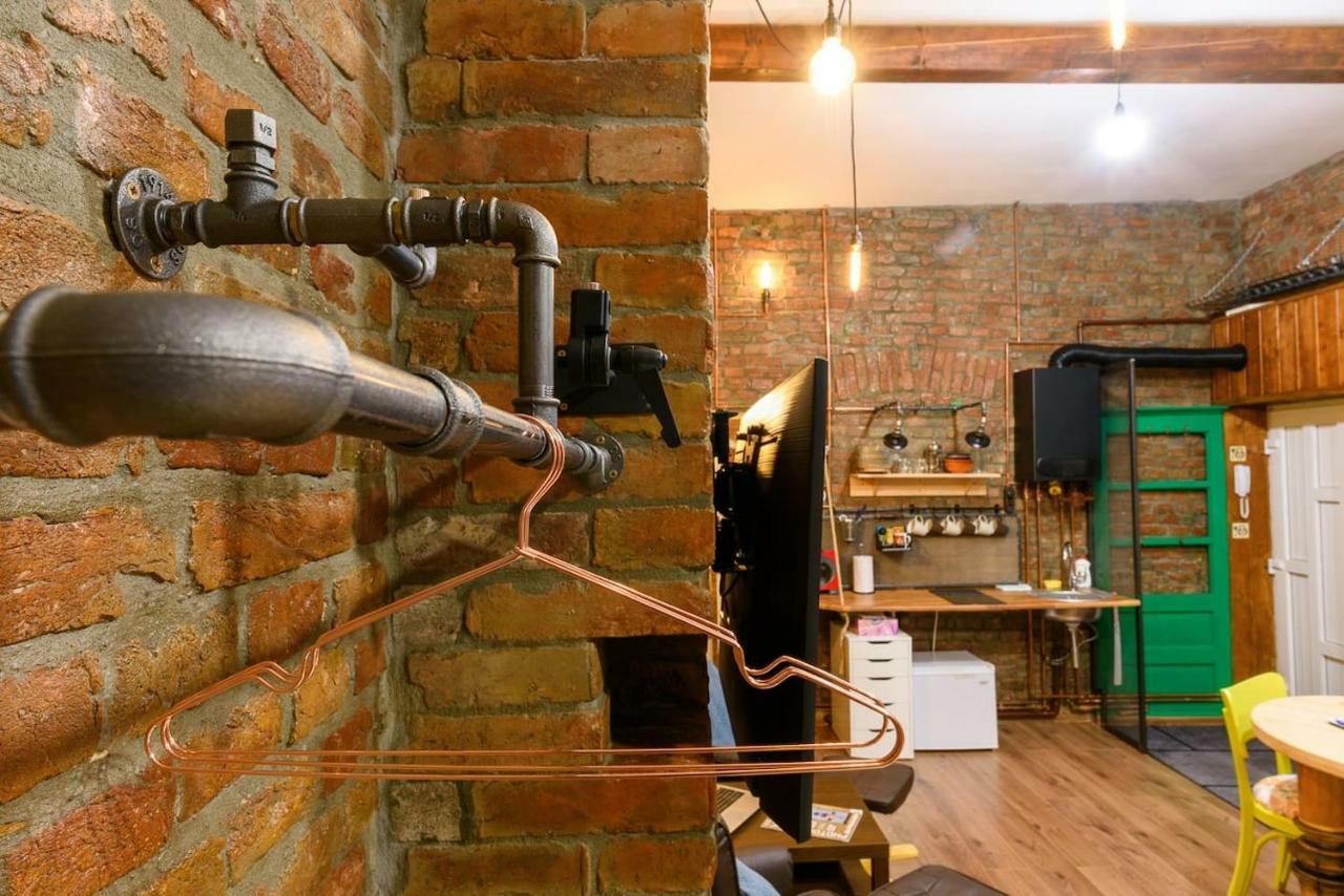 Апартаменти Studio V - Industrial & Original - Old Town Клуж-Напока Екстер'єр фото